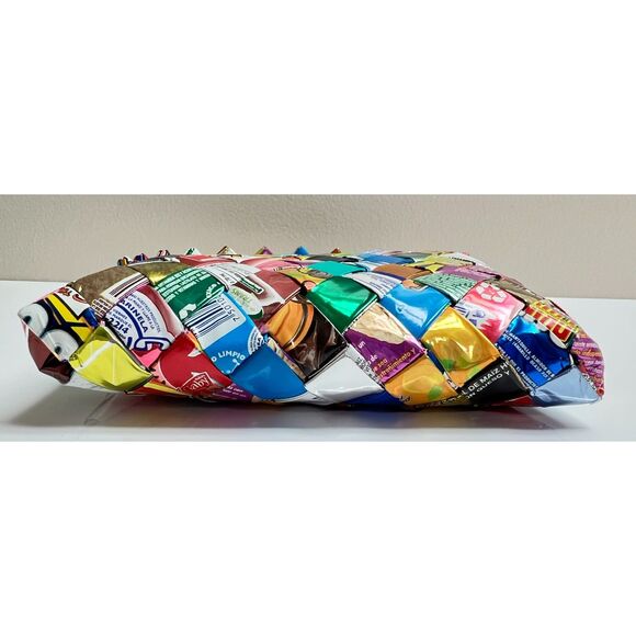 Multi-colored recycled Mexican candy wrapper mini shoulder bag - Picture 5 of 8